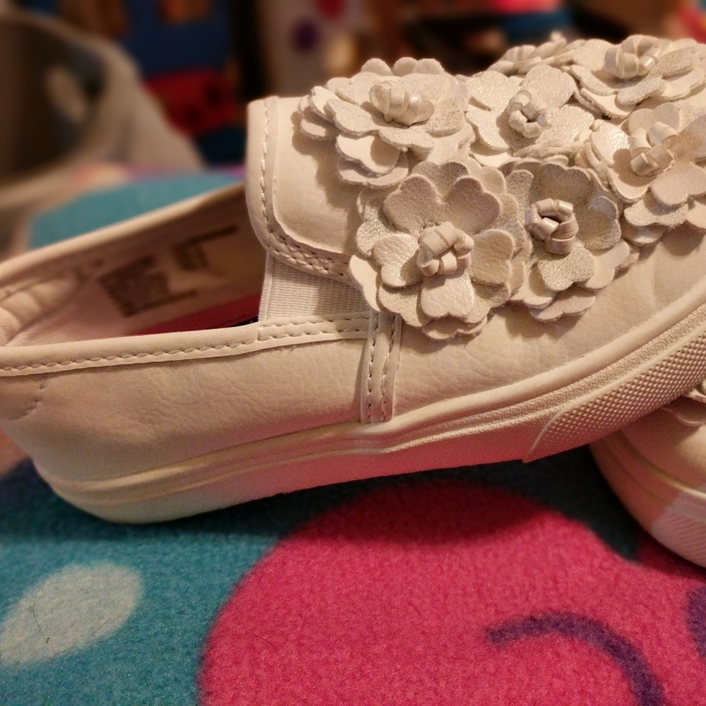 Girl's size 12 shoe